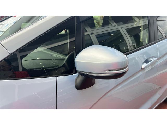 フィット １３Ｇ・Ｆコンフォートエディション　オートエアコン　アイドリングストップ　スマートキー　４ＷＤ　シートヒーター（27枚目）