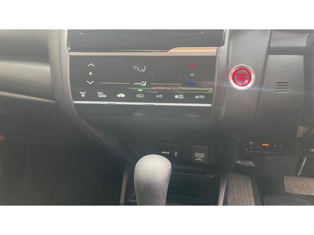 フィット １３Ｇ・Ｆコンフォートエディション　オートエアコン　アイドリングストップ　スマートキー　４ＷＤ　シートヒーター（40枚目）