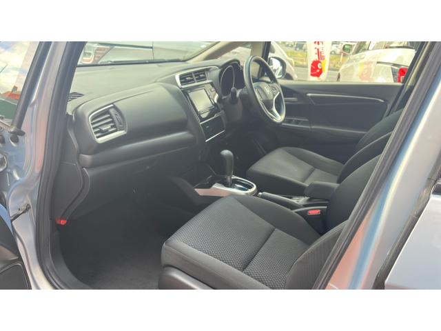 フィット １３Ｇ・Ｆコンフォートエディション　オートエアコン　アイドリングストップ　スマートキー　４ＷＤ　シートヒーター（45枚目）