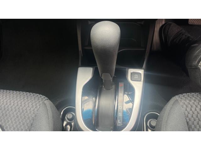 フィット １３Ｇ・Ｆコンフォートエディション　オートエアコン　アイドリングストップ　スマートキー　４ＷＤ　シートヒーター（51枚目）