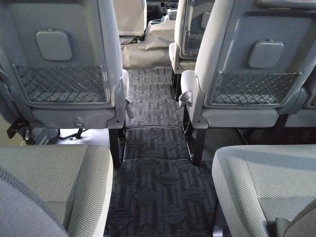 ハイエースワゴン DX ダブルエアコン 助手席エアバッグ 運転席エアバッグ 4WD キーレス ワンオーナー Bカメ パワーステアリング ABS(21枚目)