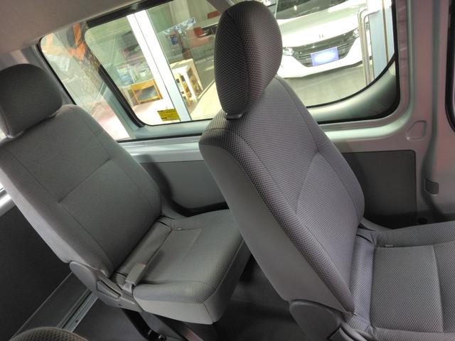 ハイエースワゴン DX ダブルエアコン 助手席エアバッグ 運転席エアバッグ 4WD キーレス ワンオーナー Bカメ パワーステアリング ABS(27枚目)