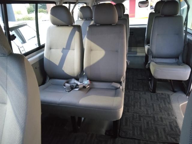 ハイエースワゴン DX ダブルエアコン 助手席エアバッグ 運転席エアバッグ 4WD キーレス ワンオーナー Bカメ パワーステアリング ABS(37枚目)