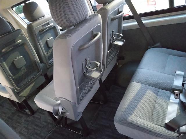 ハイエースワゴン DX ダブルエアコン 助手席エアバッグ 運転席エアバッグ 4WD キーレス ワンオーナー Bカメ パワーステアリング ABS(46枚目)