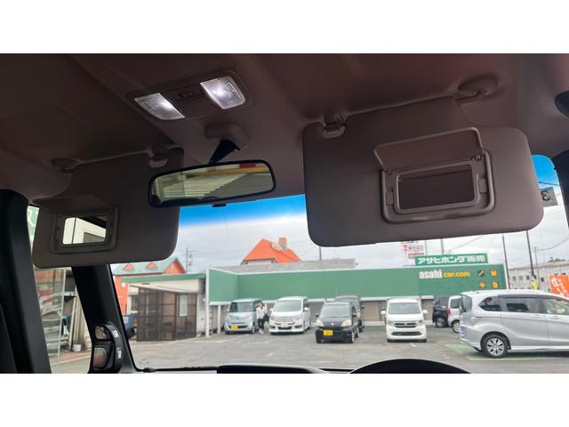 Ｎ－ＢＯＸカスタム ２トーンカラースタイル　Ｇ・ターボＬパッケージ　クルコン　スマートキー　４ＷＤ　横滑り防止装置　ＥＴＣ　シートヒーター　Ｂカメラ（8枚目）