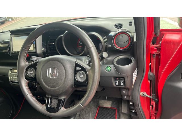 Ｎ－ＢＯＸカスタム ２トーンカラースタイル　Ｇ・ターボＬパッケージ　クルコン　スマートキー　４ＷＤ　横滑り防止装置　ＥＴＣ　シートヒーター　Ｂカメラ（13枚目）