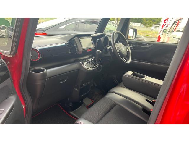 Ｎ－ＢＯＸカスタム ２トーンカラースタイル　Ｇ・ターボＬパッケージ　クルコン　スマートキー　４ＷＤ　横滑り防止装置　ＥＴＣ　シートヒーター　Ｂカメラ（14枚目）