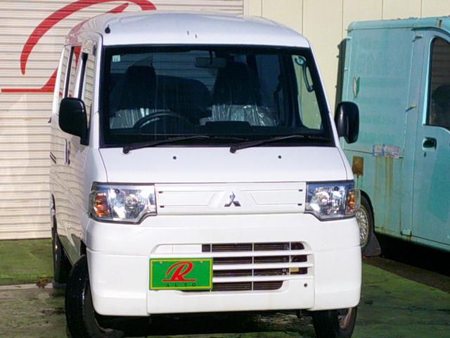 ミニキャブバン ＣＤ　パートタイム４ＷＤ　パワステ　エアコン　リヤガラスフィルム貼り付け　エアバッグ（3枚目）