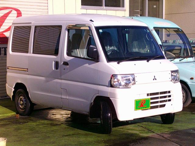 ミニキャブバン ＣＤ　パートタイム４ＷＤ　パワステ　エアコン　リヤガラスフィルム貼り付け　エアバッグ（4枚目）