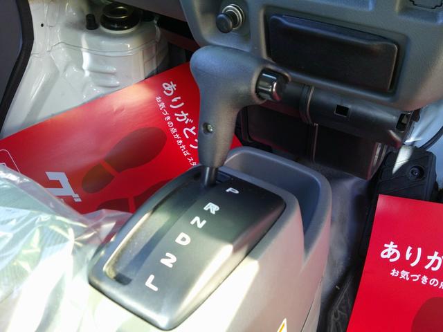 ミニキャブバン ＣＤ　パートタイム４ＷＤ　パワステ　エアコン　リヤガラスフィルム貼り付け　エアバッグ（8枚目）