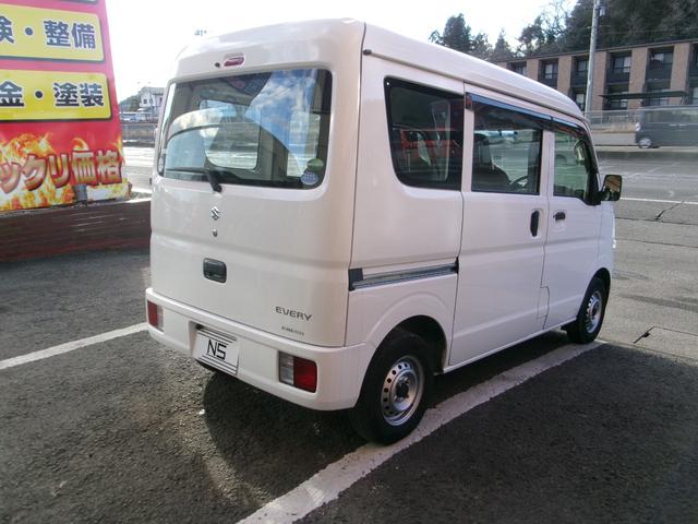 エブリイ PA パ-トタイム4WD/デュアルスライドドア/PS/Wエアバック/エアコン/エアバック/ABS/衝突安全ボディ/スペアキ-/社外ナビ・TV・Bカメラ(5枚目)