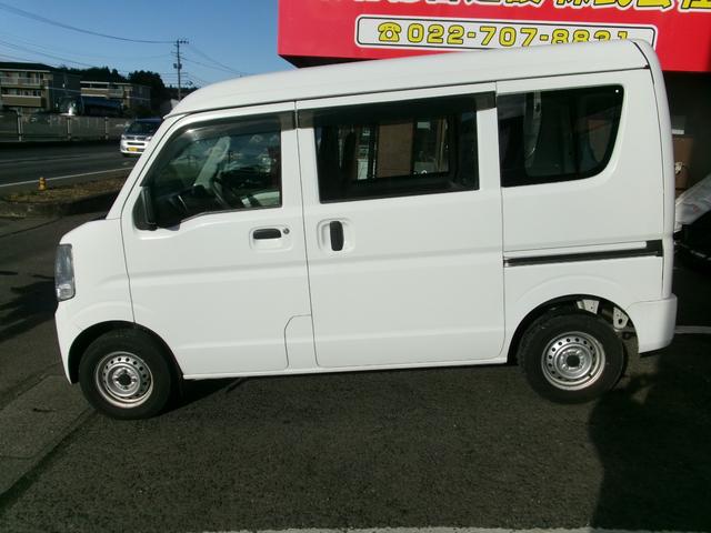 エブリイ PA パ-トタイム4WD/デュアルスライドドア/PS/Wエアバック/エアコン/エアバック/ABS/衝突安全ボディ/スペアキ-/社外ナビ・TV・Bカメラ(8枚目)