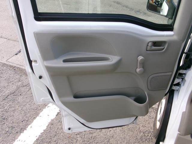 エブリイ PA パ-トタイム4WD/デュアルスライドドア/PS/Wエアバック/エアコン/エアバック/ABS/衝突安全ボディ/スペアキ-/社外ナビ・TV・Bカメラ(21枚目)