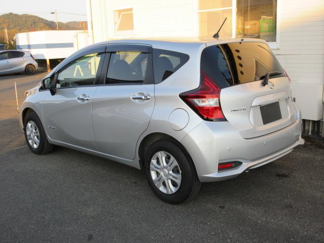 ノート ｅ－パワー　Ｂ　ＦＯＵＲ　４ＷＤ　アラウンドビューモニター　デジタルインナーミラー　スマートキー　ＣＤ（2枚目）