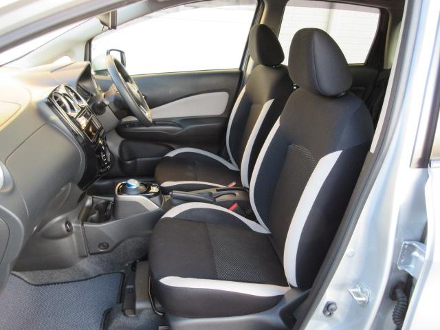 ノート ｅ－パワー　Ｂ　ＦＯＵＲ　４ＷＤ　アラウンドビューモニター　デジタルインナーミラー　スマートキー　ＣＤ（10枚目）