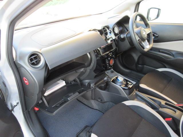 ノート ｅ－パワー　Ｂ　ＦＯＵＲ　４ＷＤ　アラウンドビューモニター　デジタルインナーミラー　スマートキー　ＣＤ（16枚目）