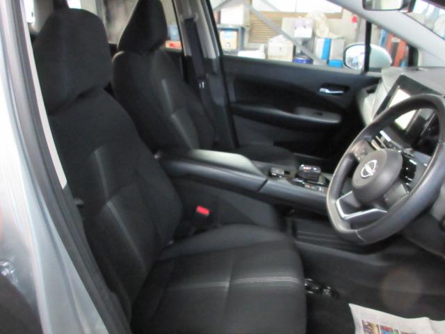 ノート Ｘ　ＦＯＵＲ　４ＷＤ　ハイブリッド　社外ナビ　バックカメラ　ＥＴＣ　スマートキー（8枚目）