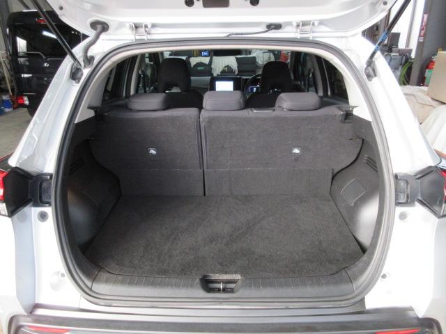 ノート Ｘ　ＦＯＵＲ　４ＷＤ　ハイブリッド　社外ナビ　バックカメラ　ＥＴＣ　スマートキー（11枚目）