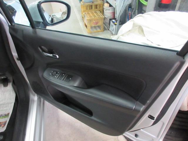 ノート Ｘ　ＦＯＵＲ　４ＷＤ　ハイブリッド　社外ナビ　バックカメラ　ＥＴＣ　スマートキー（16枚目）