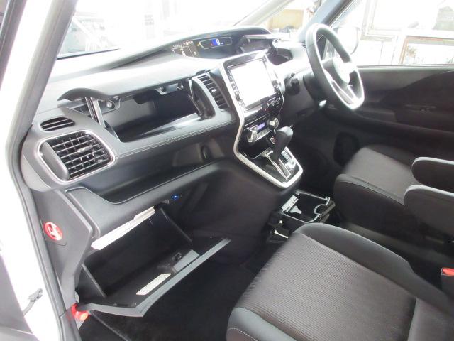 セレナ ハイウェイスター VセレクションII 4WD プロパイロット 純正ナビ フルセグTV CD アラウンドビューモニター パーキングアシスト(18枚目)