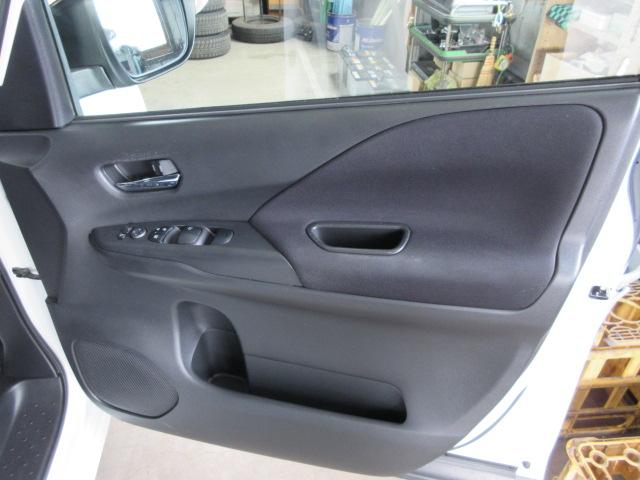 セレナ ハイウェイスター VセレクションII 4WD プロパイロット 純正ナビ フルセグTV CD アラウンドビューモニター パーキングアシスト(19枚目)