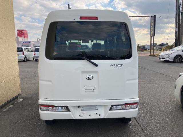 ハイゼットカーゴ クルーズＳＡＩＩＩ　４ＷＤ　軽バン　ＡＴ　衝突被害軽減システム　ＥＴＣ　ナビ　バックカメラ　両側スライドドア　キーレスエントリー　アイドリングストップ　電動格納ミラー　オートマチックハイビーム　ＥＳＣ　エアコン（4枚目）