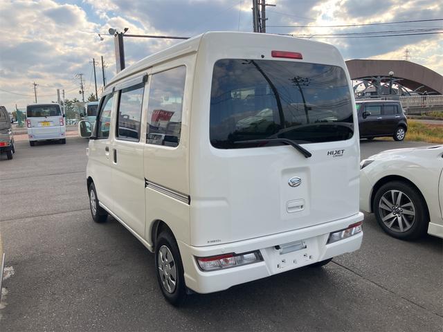 ハイゼットカーゴ クルーズＳＡＩＩＩ　４ＷＤ　軽バン　ＡＴ　衝突被害軽減システム　ＥＴＣ　ナビ　バックカメラ　両側スライドドア　キーレスエントリー　アイドリングストップ　電動格納ミラー　オートマチックハイビーム　ＥＳＣ　エアコン（5枚目）