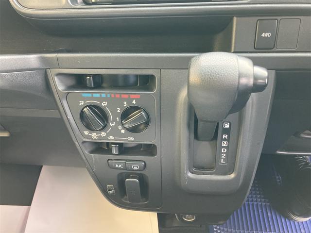 ハイゼットカーゴ クルーズＳＡＩＩＩ　４ＷＤ　軽バン　ＡＴ　衝突被害軽減システム　ＥＴＣ　ナビ　バックカメラ　両側スライドドア　キーレスエントリー　アイドリングストップ　電動格納ミラー　オートマチックハイビーム　ＥＳＣ　エアコン（25枚目）