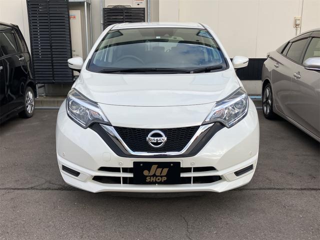 ノート Ｘ　ＦＯＵＲ　４ＷＤ　クリアランスソナー　レーンアシスト　衝突被害軽減システム　オートライト　スマートキー　電動格納ミラー　ＣＶＴ　盗難防止システム　衝突安全ボディ　記録簿　ＡＢＳ　ＥＳＣ　ＣＤ（12枚目）