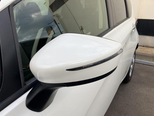 ノート Ｘ　ＦＯＵＲ　４ＷＤ　クリアランスソナー　レーンアシスト　衝突被害軽減システム　オートライト　スマートキー　電動格納ミラー　ＣＶＴ　盗難防止システム　衝突安全ボディ　記録簿　ＡＢＳ　ＥＳＣ　ＣＤ（23枚目）