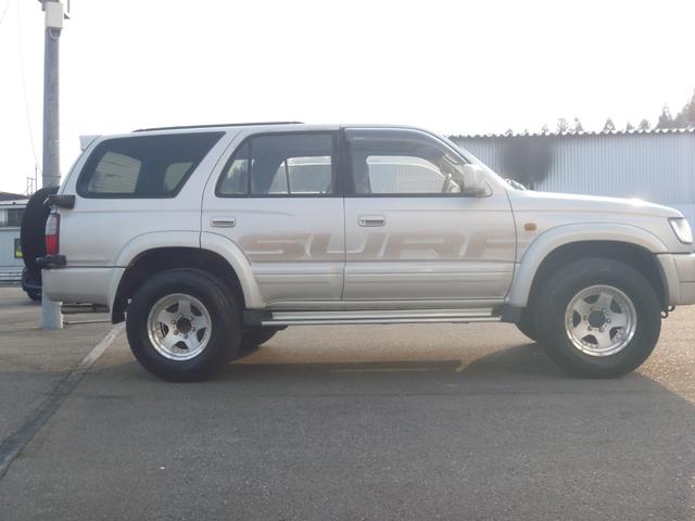 ハイラックスサーフ ＳＳＲ－Ｘ　ワイド　４ＷＤ　マニュアル５速　ディーゼルターボ　サンルーフ（4枚目）