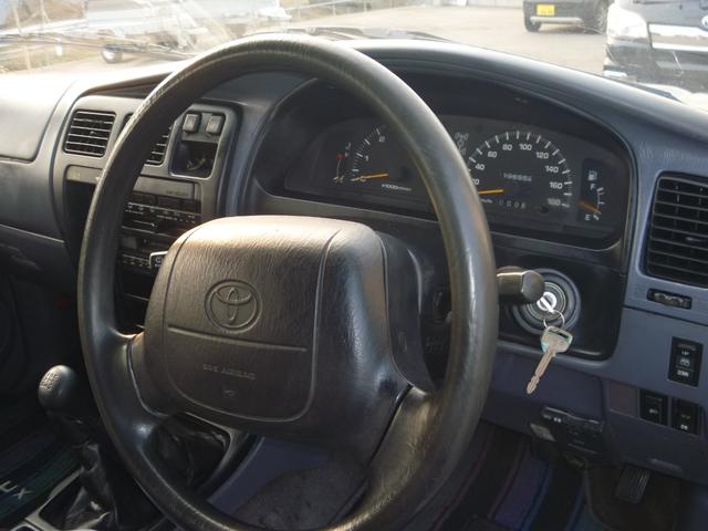 ハイラックスサーフ ＳＳＲ－Ｘ　ワイド　４ＷＤ　マニュアル５速　ディーゼルターボ　サンルーフ（8枚目）