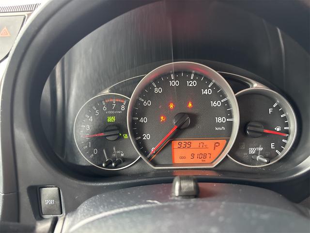 ラクティス Ｇ　４ＷＤ　ナビ　スマートキー　ＣＶＴ　ミュージックプレイヤー接続可　盗難防止システム　衝突安全ボディ　ＡＢＳ　エアコン　パワーステアリング　パワーウィンドウ　夏冬タイヤホイール付（3枚目）