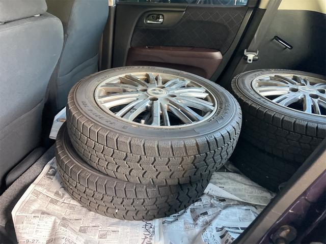 Ｎ－ＯＮＥ プレミアム　４ＷＤ　ＥＴＣ　バックカメラ　ナビ　ＴＶ　オートライト　ＨＩＤ　スマートキー　アイドリングストップ　ベンチシート　ＣＶＴ　盗難防止システム　ＡＢＳ　ＵＳＢ　夏冬タイヤホイール付（28枚目）