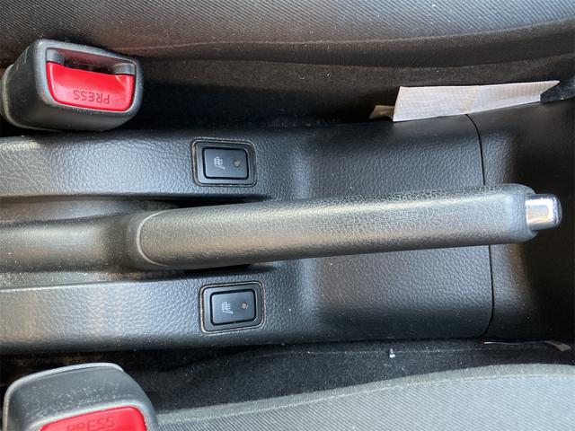 スイフト XG 4WD ETC メモリーナビ ワンセグTV スマートキー 電動格納ミラー シートヒーター CVT 盗難防止システム 衝突安全ボディ 記録簿 ABS 運転席エアバッグ 夏冬タイヤホイール付(25枚目)