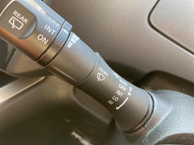 セレナ ２０Ｘ　４ＷＤ　ＥＴＣ　バックカメラ　ナビ　ＴＶ　オートクルーズコントロール　両側電動スライドドア　オートライト　スマートキー　電動格納ミラー　３列シート　ＣＶＴ　ＣＤ　夏冬タイヤホイール付（8枚目）