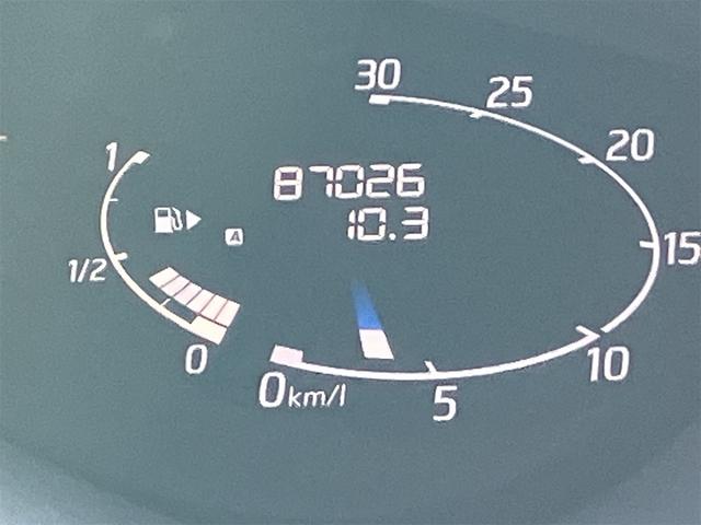 セレナ ２０Ｘ　４ＷＤ　ＥＴＣ　バックカメラ　ナビ　ＴＶ　オートクルーズコントロール　両側電動スライドドア　オートライト　スマートキー　電動格納ミラー　３列シート　ＣＶＴ　ＣＤ　夏冬タイヤホイール付（21枚目）