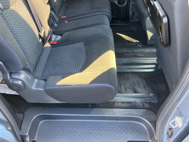 セレナ ２０Ｘ　４ＷＤ　ＥＴＣ　バックカメラ　ナビ　ＴＶ　オートクルーズコントロール　両側電動スライドドア　オートライト　スマートキー　電動格納ミラー　３列シート　ＣＶＴ　ＣＤ　夏冬タイヤホイール付（27枚目）