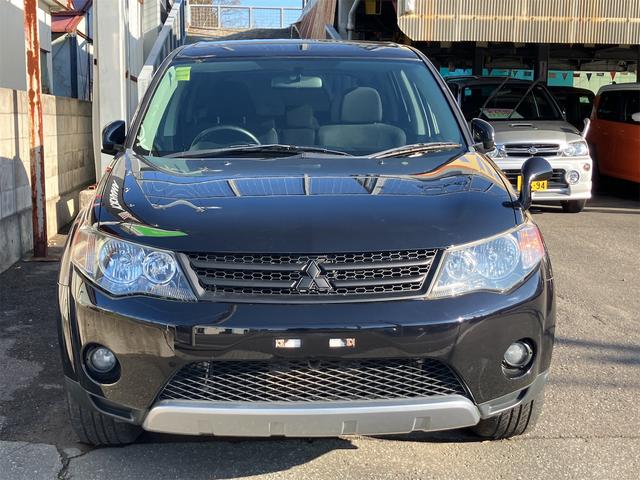 アウトランダー 24G 4WD ナビ TV HID アルミホイール スマートキー CVT 盗難防止システム 衝突安全ボディ 3列シート ABS ESC エアコン パワーステアリング パワーウィンドウ(3枚目)