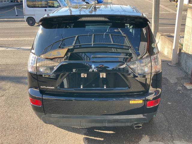 アウトランダー 24G 4WD ナビ TV HID アルミホイール スマートキー CVT 盗難防止システム 衝突安全ボディ 3列シート ABS ESC エアコン パワーステアリング パワーウィンドウ(4枚目)