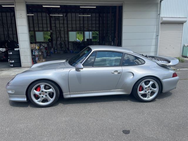 ９１１ ９９３カレラ４Ｓウィング　４ＷＤ　左ハンドル　ＥＴＣ　ＭＴ　キーレスエントリー　アルミホイール　ＡＢＳ　エアコン　パワーステアリング　パワーウィンドウ（15枚目）