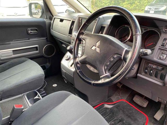 デリカD:5 G ナビパッケージ 4WD ETC バックカメラ サイドカメラ ナビ オートクルーズコントロール 両側スライドドア オートライト HID スマートキー 電動格納ミラー 3列シート CVT アルミホイール 盗難防止システム(2枚目)