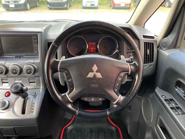 デリカD:5 G ナビパッケージ 4WD ETC バックカメラ サイドカメラ ナビ オートクルーズコントロール 両側スライドドア オートライト HID スマートキー 電動格納ミラー 3列シート CVT アルミホイール 盗難防止システム(3枚目)