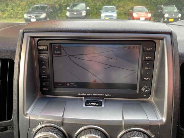 デリカD:5 G ナビパッケージ 4WD ETC バックカメラ サイドカメラ ナビ オートクルーズコントロール 両側スライドドア オートライト HID スマートキー 電動格納ミラー 3列シート CVT アルミホイール 盗難防止システム(4枚目)
