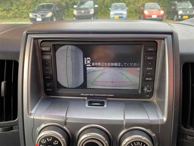デリカD:5 G ナビパッケージ 4WD ETC バックカメラ サイドカメラ ナビ オートクルーズコントロール 両側スライドドア オートライト HID スマートキー 電動格納ミラー 3列シート CVT アルミホイール 盗難防止システム(5枚目)