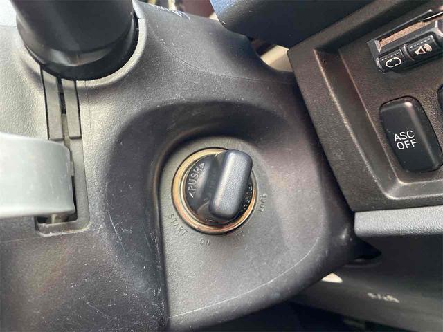 デリカD:5 G ナビパッケージ 4WD ETC バックカメラ サイドカメラ ナビ オートクルーズコントロール 両側スライドドア オートライト HID スマートキー 電動格納ミラー 3列シート CVT アルミホイール 盗難防止システム(9枚目)