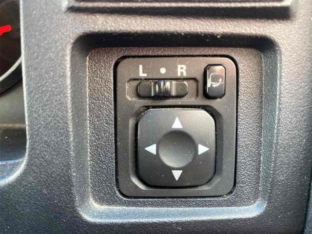 デリカD:5 G ナビパッケージ 4WD ETC バックカメラ サイドカメラ ナビ オートクルーズコントロール 両側スライドドア オートライト HID スマートキー 電動格納ミラー 3列シート CVT アルミホイール 盗難防止システム(10枚目)