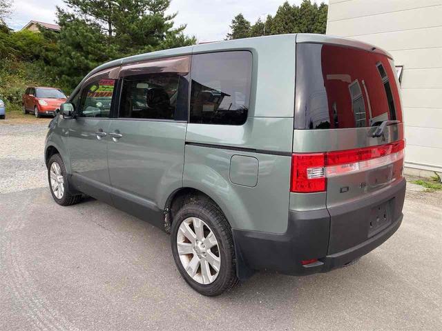 デリカD:5 G ナビパッケージ 4WD ETC バックカメラ サイドカメラ ナビ オートクルーズコントロール 両側スライドドア オートライト HID スマートキー 電動格納ミラー 3列シート CVT アルミホイール 盗難防止システム(17枚目)