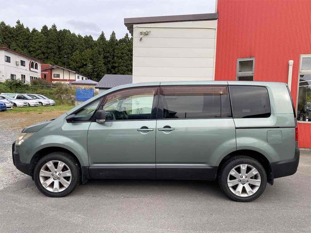 デリカD:5 G ナビパッケージ 4WD ETC バックカメラ サイドカメラ ナビ オートクルーズコントロール 両側スライドドア オートライト HID スマートキー 電動格納ミラー 3列シート CVT アルミホイール 盗難防止システム(18枚目)