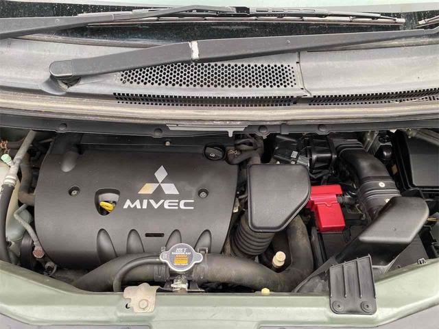 デリカD:5 G ナビパッケージ 4WD ETC バックカメラ サイドカメラ ナビ オートクルーズコントロール 両側スライドドア オートライト HID スマートキー 電動格納ミラー 3列シート CVT アルミホイール 盗難防止システム(19枚目)